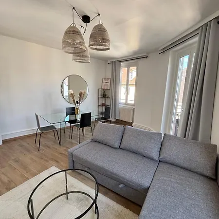 Soh Rent Cozy Proche Strasbourg - 4p - Tv - Wifi - Balcon アパート シルティグアイム